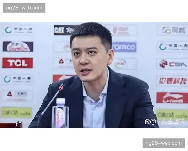 杨鸣后卫线轮换未能匹配强度，辽宁外线防守出现结构性漏洞。